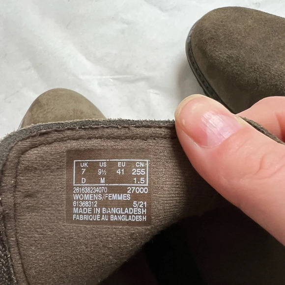 Women's Clarks, Airabell Zip Boot Green Khaki Suede Wedge Ankle Chelsea Size 9.5 - Picture 9 of 9